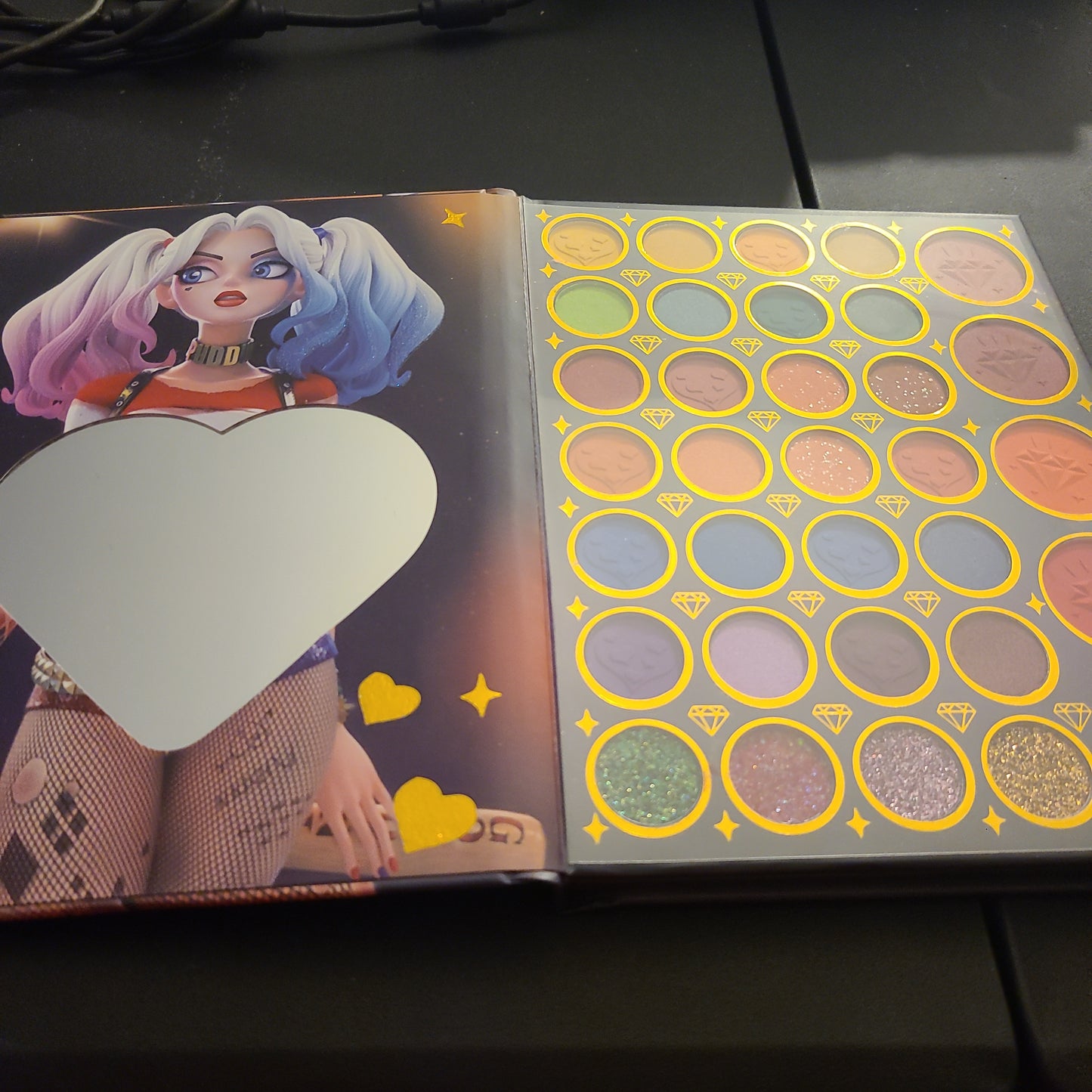Harley Quinn palette