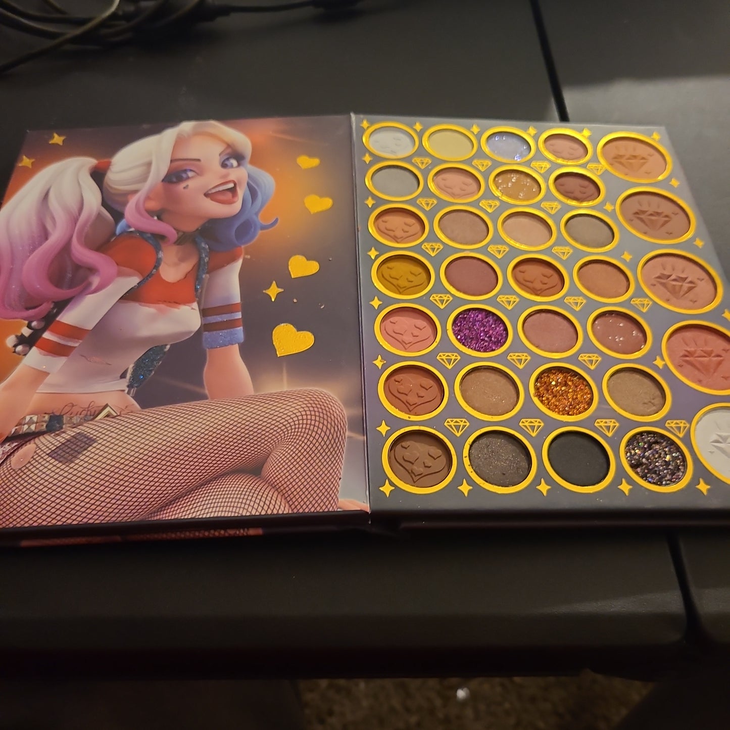 Harley Quinn palette