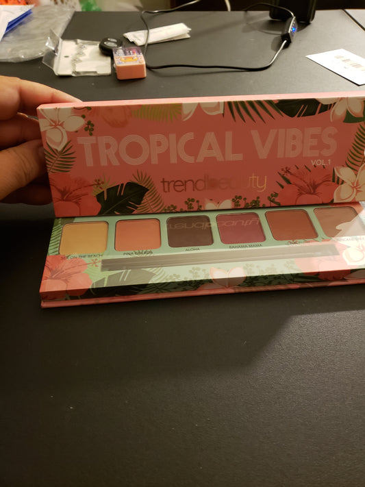 TROPICAL VIBES